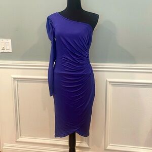 Head turning deep blue jersey body on Kardashian evening dress